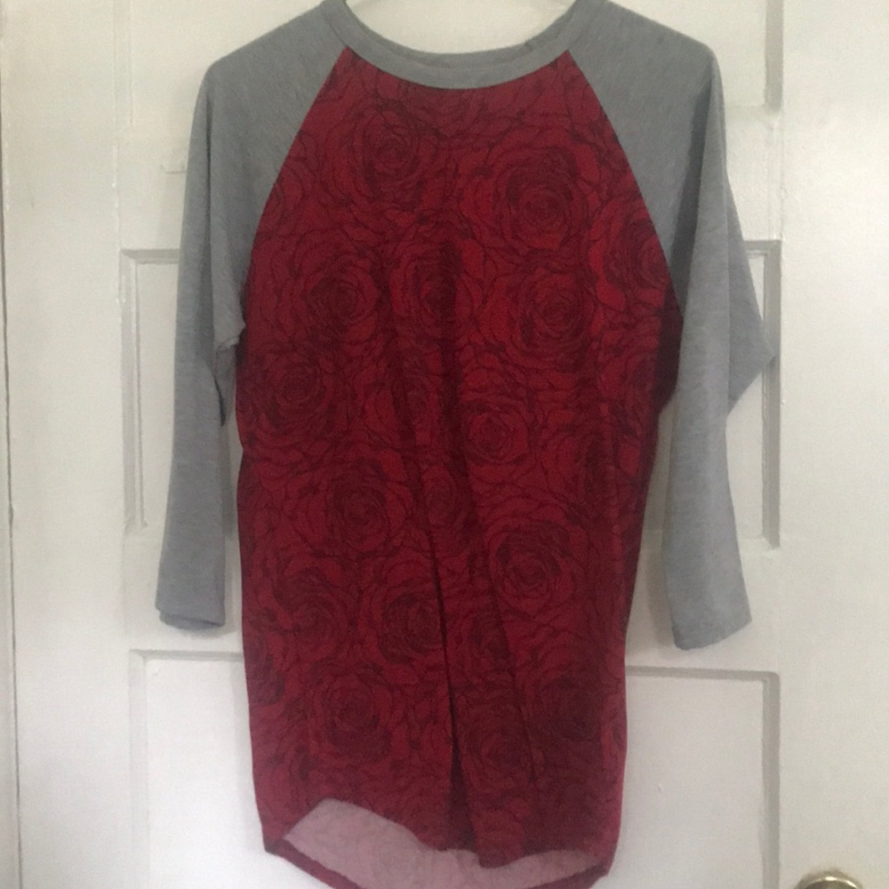 Rose print 3/4 sleeve top